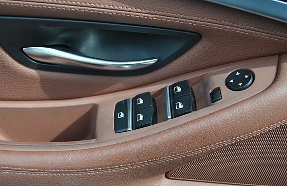 BMW 520d 12 of 17
