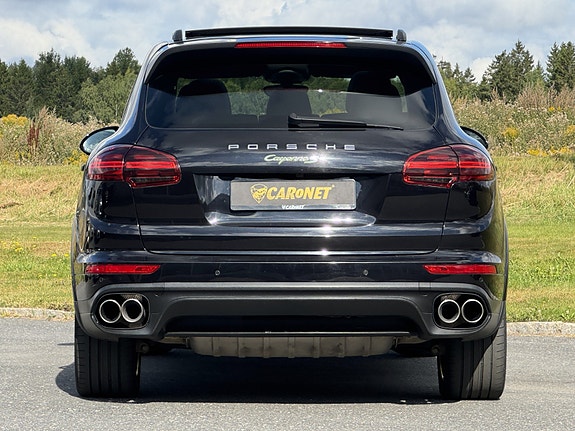 Porsche Cayenne S 8 of 30