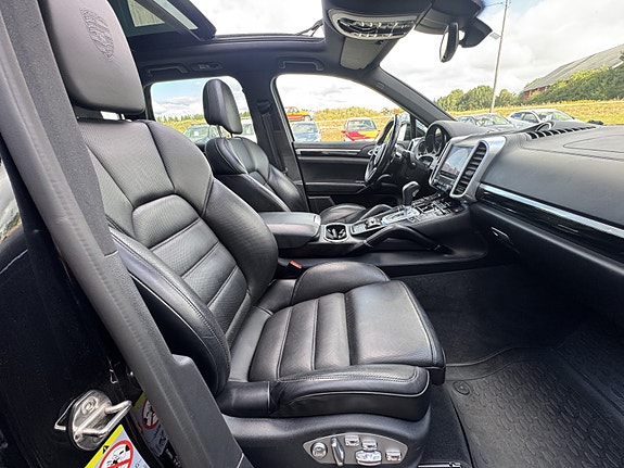 Porsche Cayenne S 3 of 30