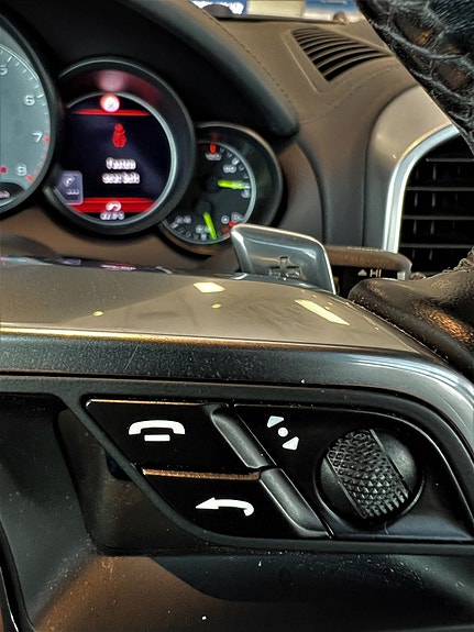 Porsche Cayenne S 21 of 30