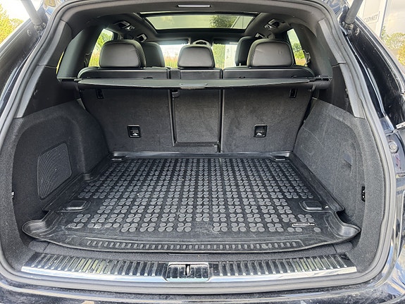 Porsche Cayenne S 9 of 30