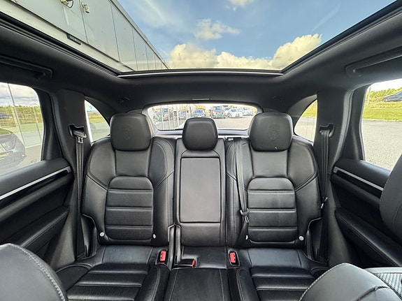 Porsche Cayenne S 29 of 30