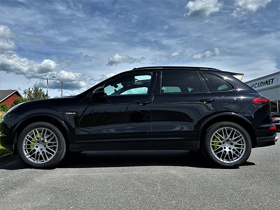 Porsche Cayenne S 26 of 30