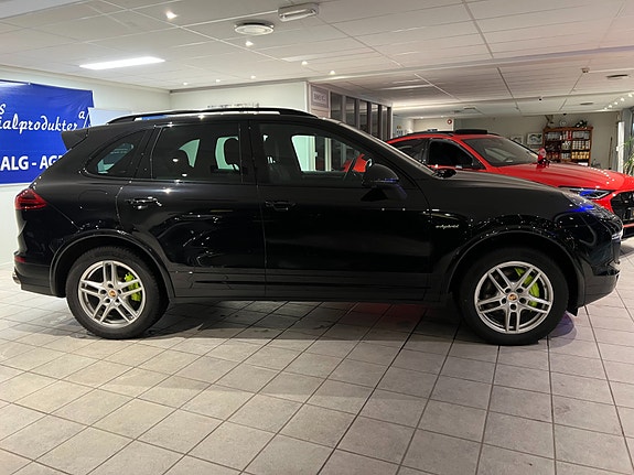 Porsche Cayenne S 27 of 30