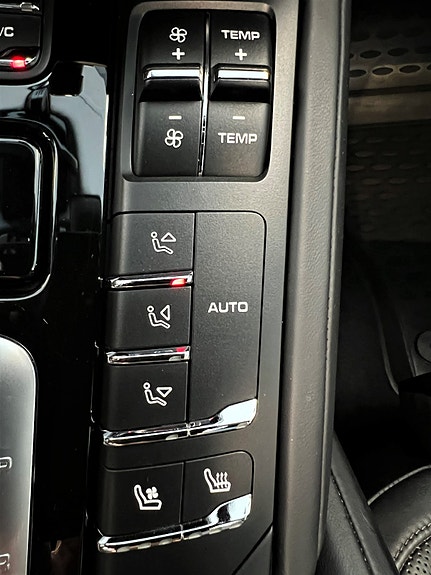 Porsche Cayenne S 17 of 30