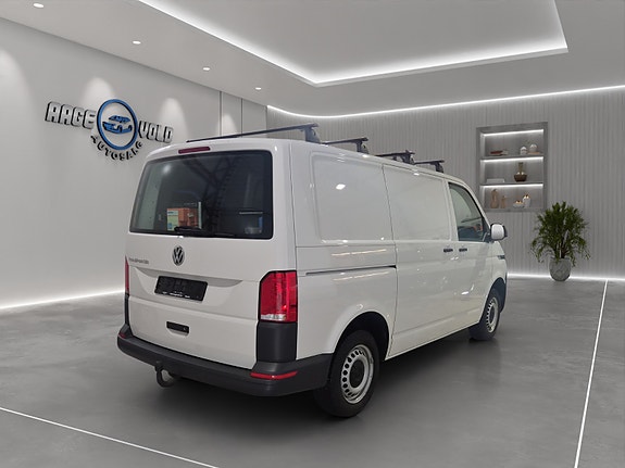 Volkswagen Transporter 9 of 27