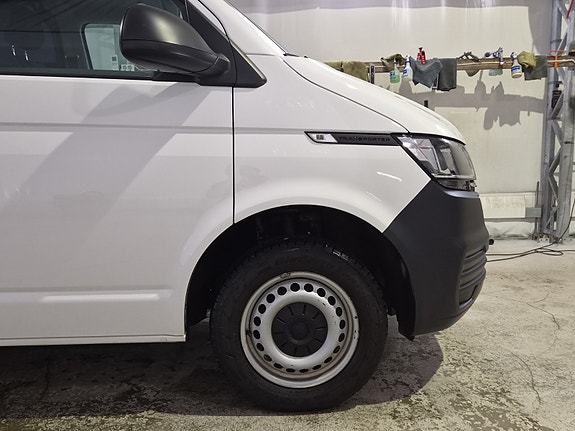 Volkswagen Transporter 6 of 27