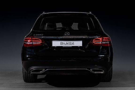 Mercedes-Benz C350 8 of 30