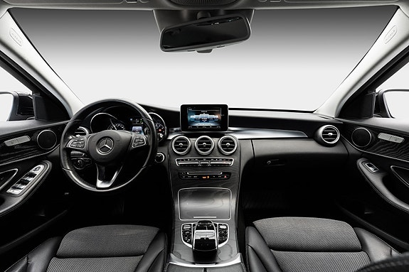 Mercedes-Benz C350 26 of 30