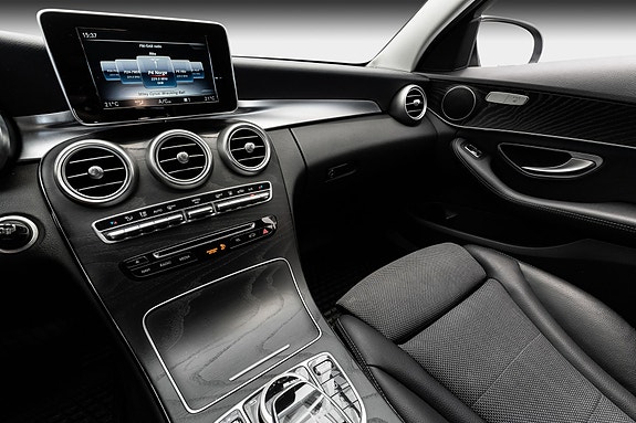 Mercedes-Benz C350 17 of 30
