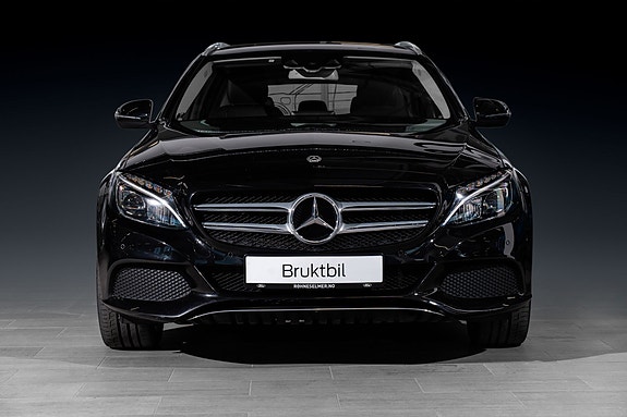 Mercedes-Benz C350 3 of 30