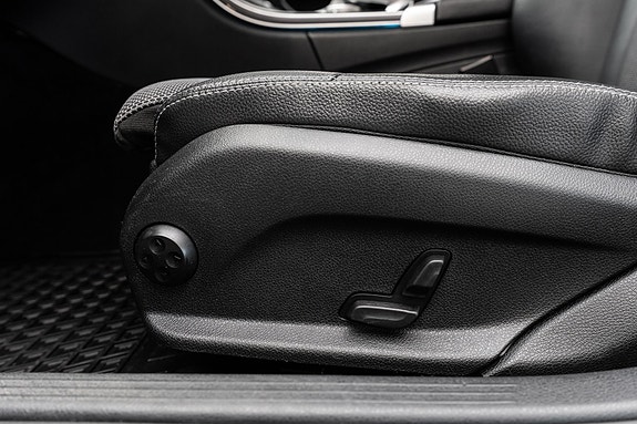 Mercedes-Benz C350 23 of 30