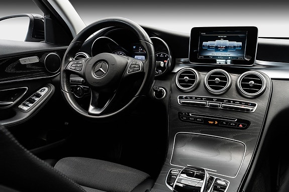 Mercedes-Benz C350 12 of 30