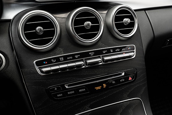 Mercedes-Benz C350 19 of 30