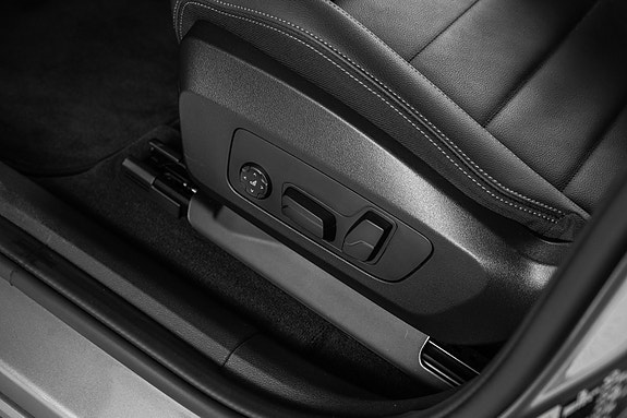 BMW iX2 13 of 30