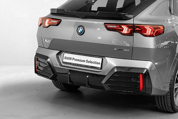 BMW iX2 8 of 30