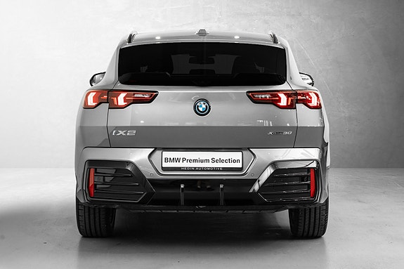 BMW iX2 7 of 30
