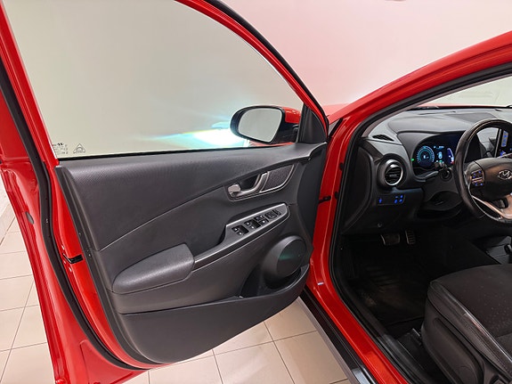 Hyundai Kona 27 of 30