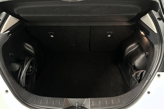 Nissan Leaf 16 of 16