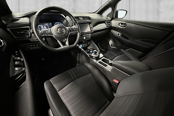 Nissan Leaf 7 of 16