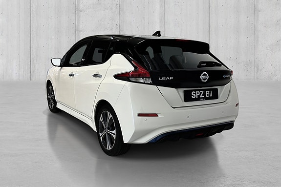 Nissan Leaf 6 of 16