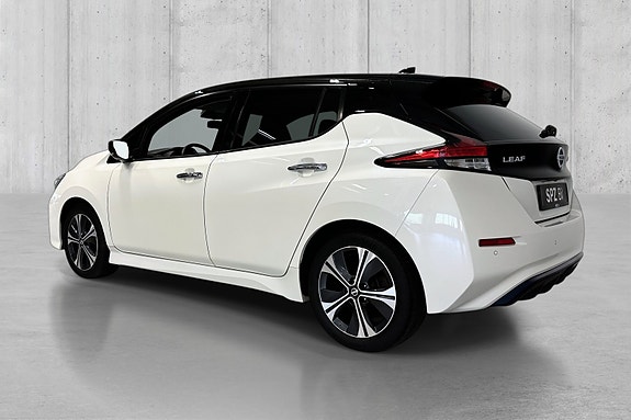 Nissan Leaf 5 of 16