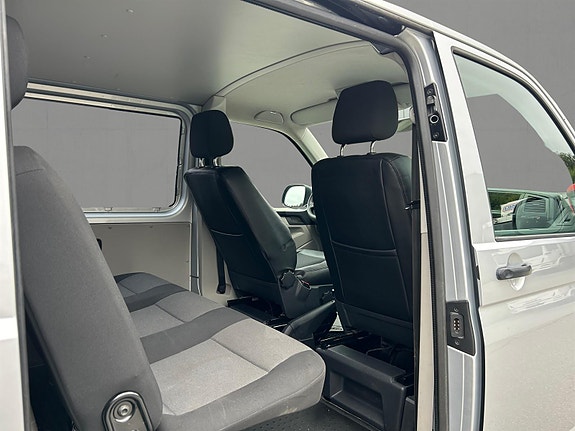 Volkswagen Kombi 12 of 22