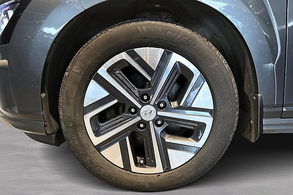 Hyundai Kona 13 of 15