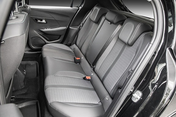 Peugeot e-208 18 of 20