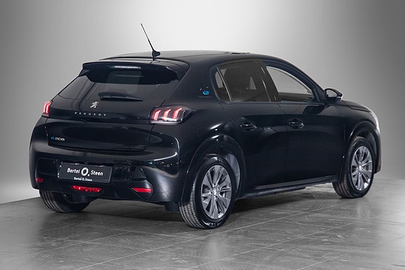 Peugeot e-208 7 of 20