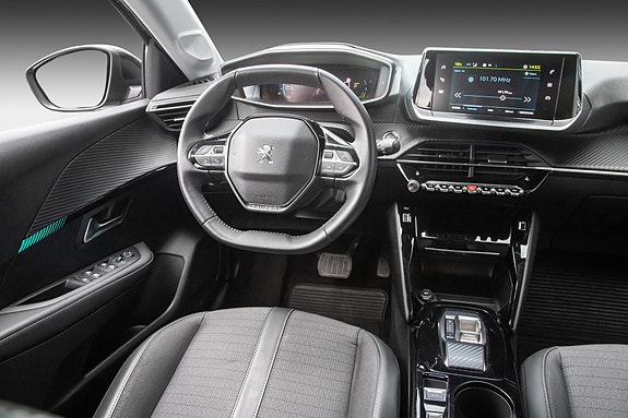 Peugeot e-208 17 of 20