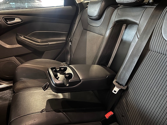 Ford Focus 22 of 30