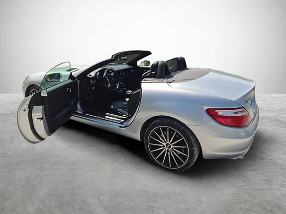 Mercedes-Benz SLK200 11 of 25