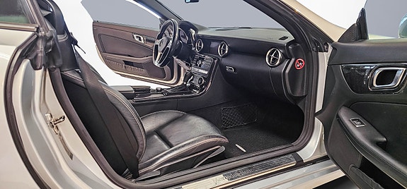 Mercedes-Benz SLK200 19 of 25