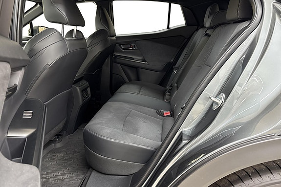 Toyota C-HR+ 18 of 25