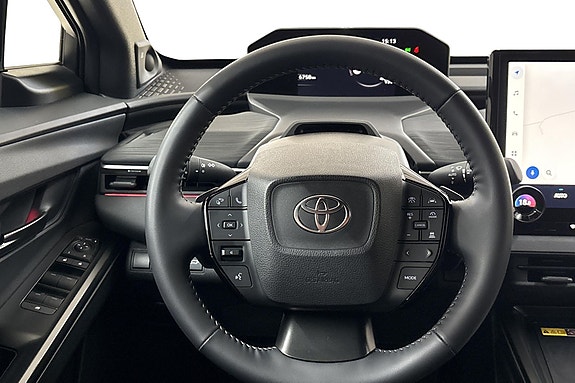 Toyota C-HR+ 11 of 25