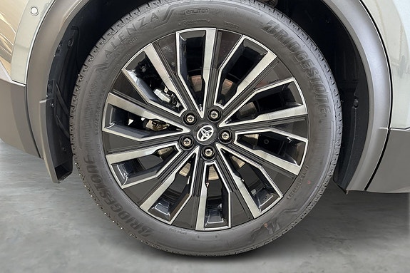 Toyota C-HR+ 22 of 25