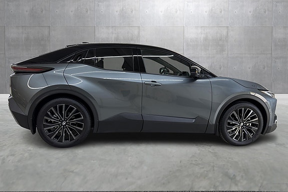 Toyota C-HR+ 6 of 25