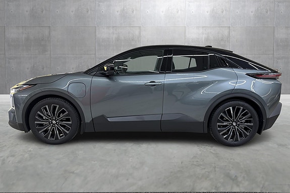 Toyota C-HR+ 2 of 25