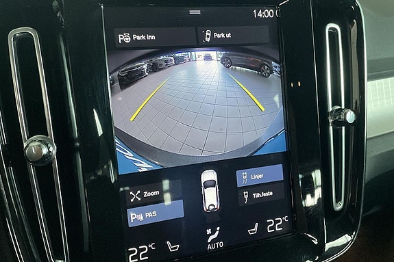 Volvo XC40 13 of 23