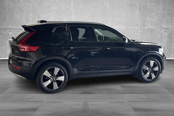 Volvo XC40 6 of 23