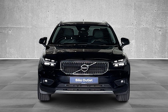 Volvo XC40 8 of 23
