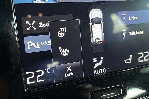 Volvo XC40 16 of 23