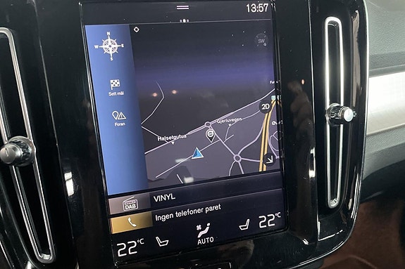 Volvo XC40 15 of 23