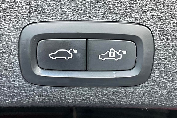Volvo XC40 20 of 23