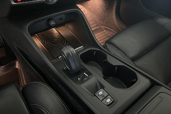Volvo XC40 19 of 23