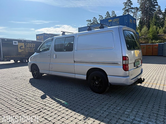 Toyota HiAce 5 of 30