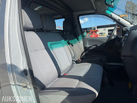 Toyota HiAce 19 of 30