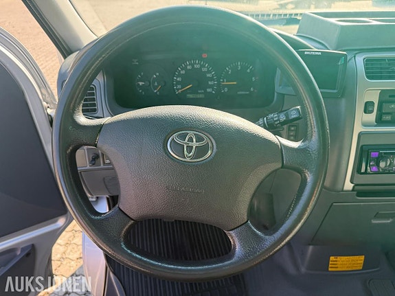 Toyota HiAce 16 of 30
