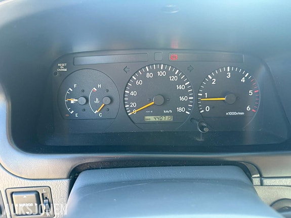 Toyota HiAce 17 of 30